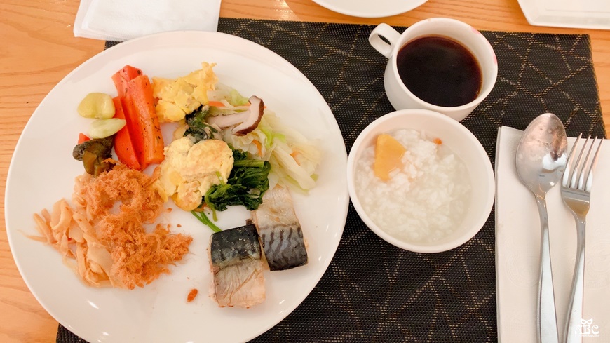 台中住宿推薦愛麗絲國際大飯店有停車位交通方便