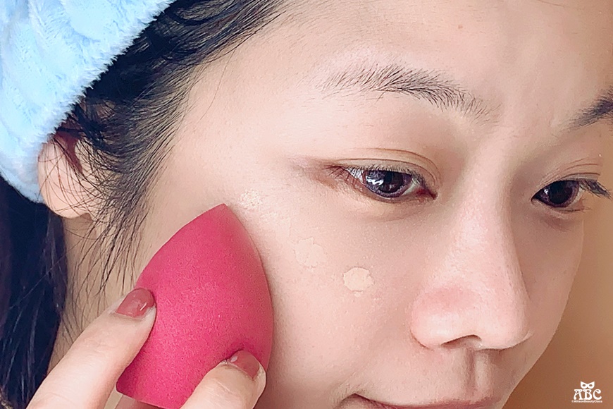 andreia底妝秘書美妝蛋andreia天生美肌水透光持久粉底液 白皙色