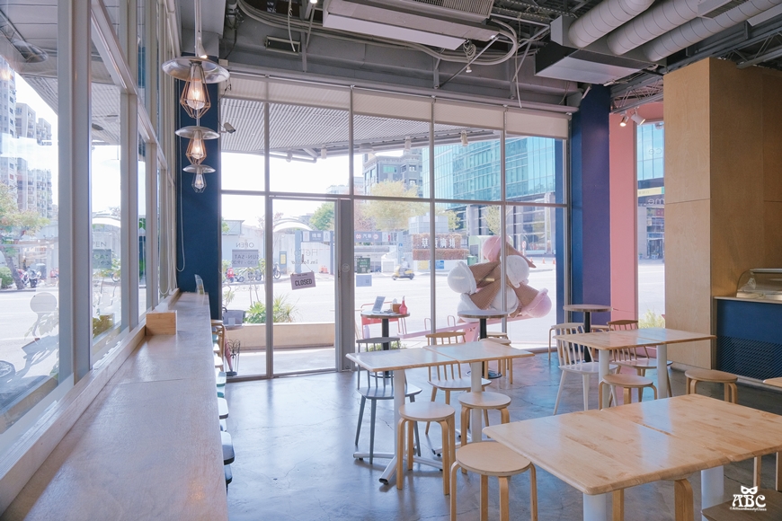 草悟道文旅|台中旅遊住宿推薦|勤美商圈親子商務住宿綠園道