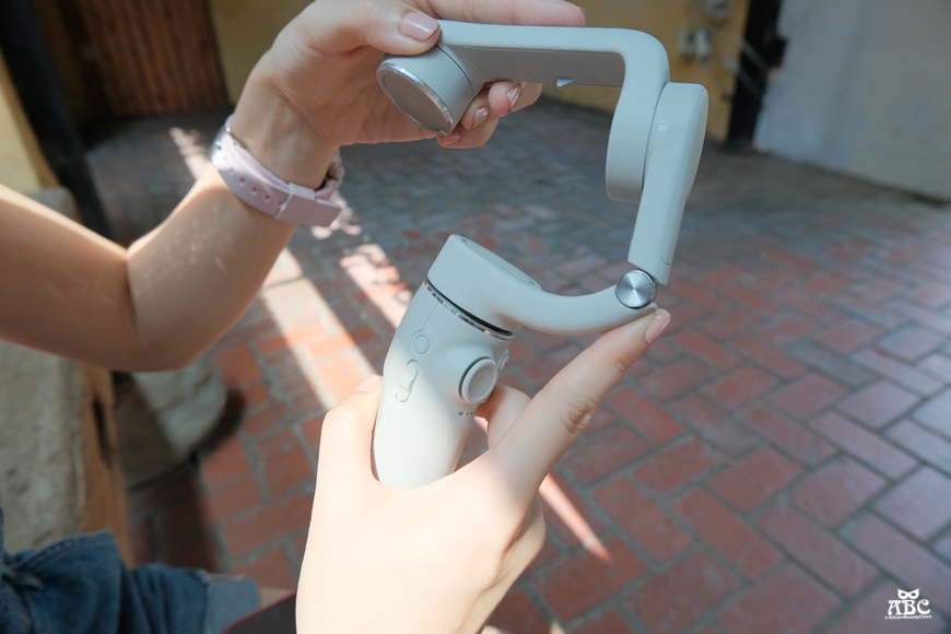 DJI OM 5 伸縮折疊式手機三軸穩定器|手機錄影APP推薦|開箱評價分享
