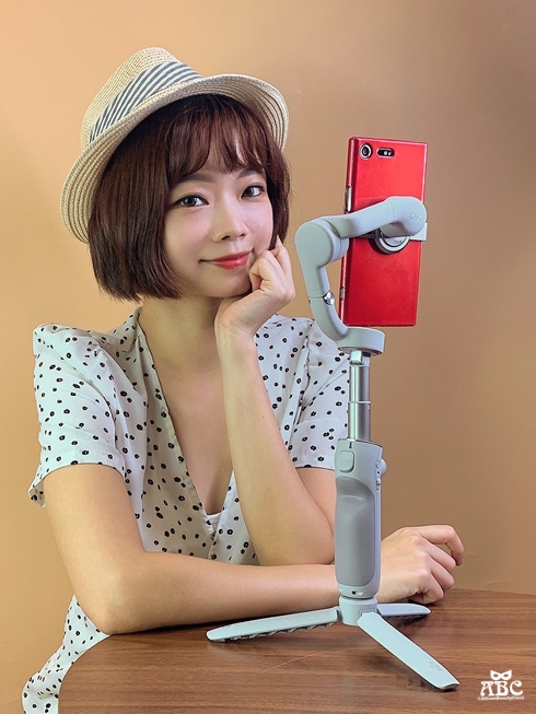 DJI OM 5 伸縮折疊式手機三軸穩定器|手機錄影APP推薦|開箱評價分享
