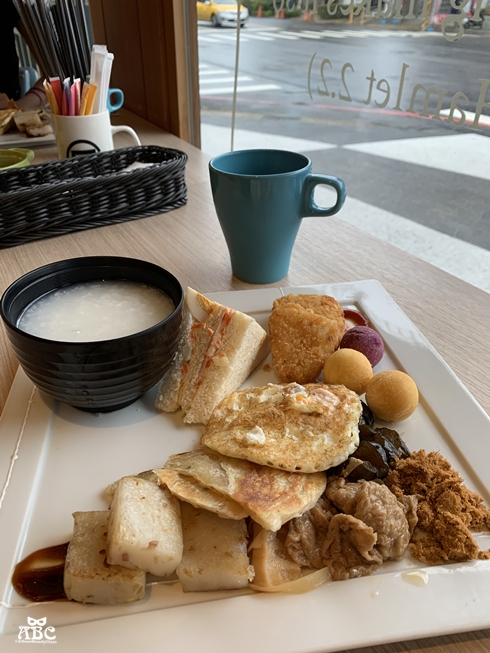 Hotel7福星旅店|台中逢甲住宿推薦|樓中樓雙人房|台中旅遊