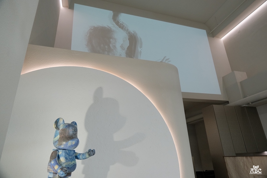 GENIC台中漢克娜娜店|香檳白金髮色|奶茶灰棕|混血髮色|煙燻拿鐵|韓星女團太妍LISA髮色