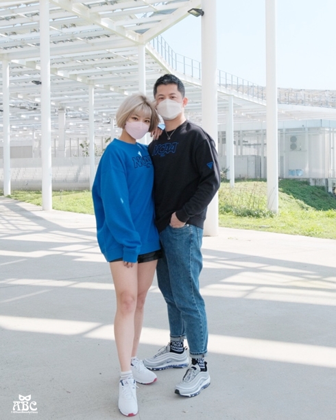 NCAA|NIKE|情侶裝|情侶鞋服|風衣外套|Nike Air Max