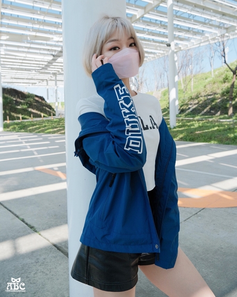 NCAA|NIKE|情侶裝|情侶鞋服|風衣外套|Nike Air Max