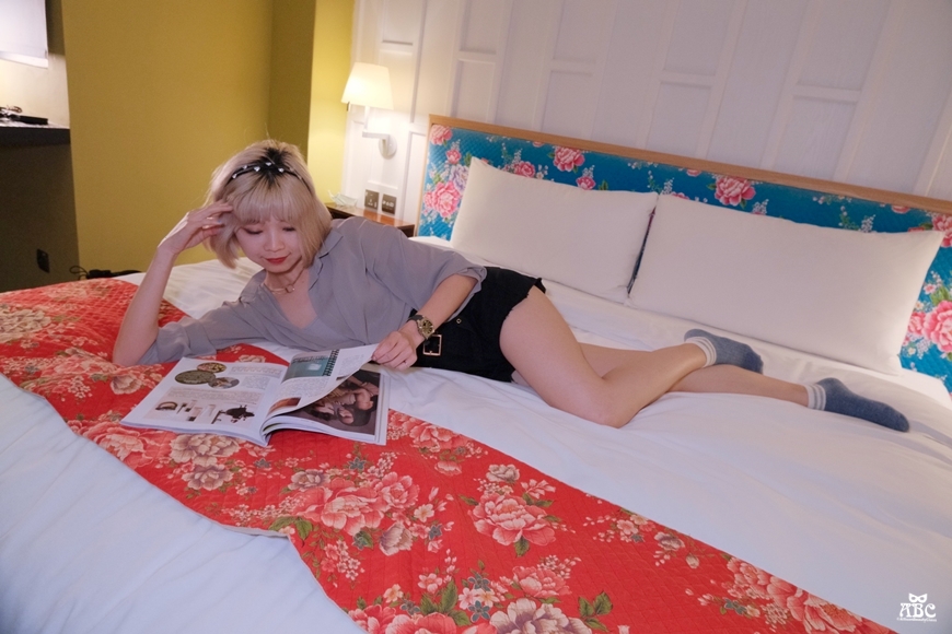 紅點文旅|台中住宿推薦|台中旅遊飯店停車位|溜滑梯|文青旅店|中華路夜市