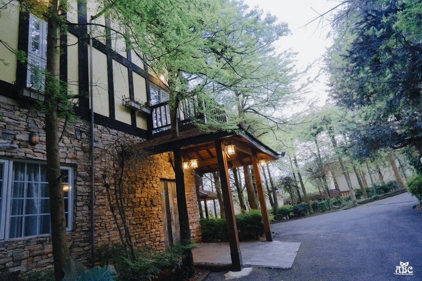 清境普羅旺斯玫瑰莊園|偽出國南法風格民宿|南投旅遊景點行程