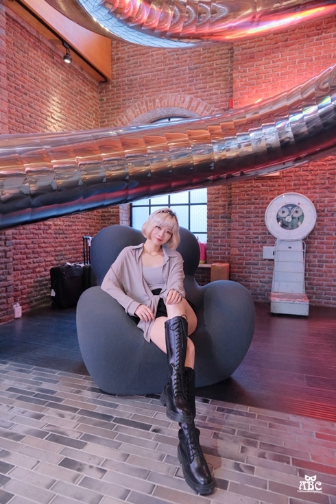 紅點文旅|台中住宿推薦|台中旅遊飯店停車位|溜滑梯|文青旅店|中華路夜市