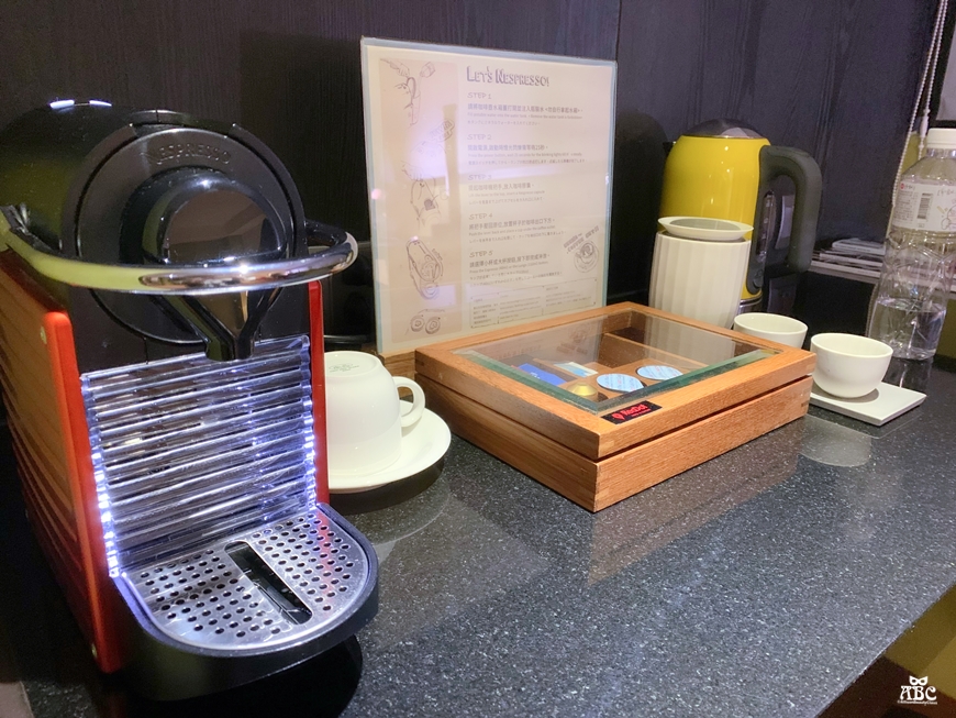 紅點文旅|台中住宿推薦|台中旅遊飯店停車位|溜滑梯|文青旅店|中華路夜市