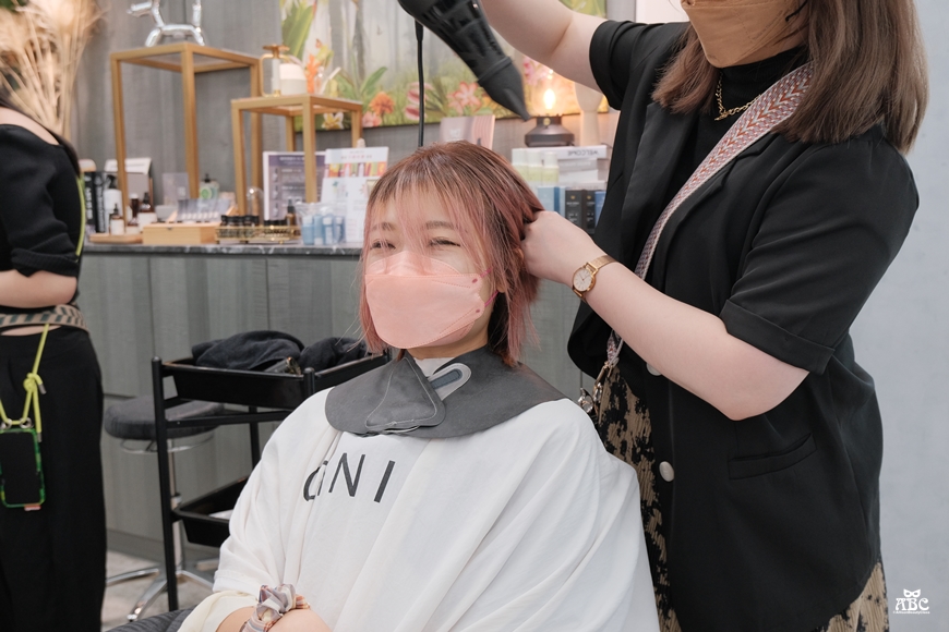 竹北髮廊|GENIC竹北首席店|玫瑰珊瑚|粉紅棕|漂髮|韓國女團髮色