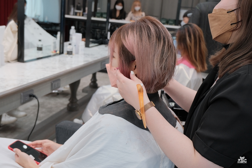 竹北髮廊|GENIC竹北首席店|玫瑰珊瑚|粉紅棕|漂髮|韓國女團髮色