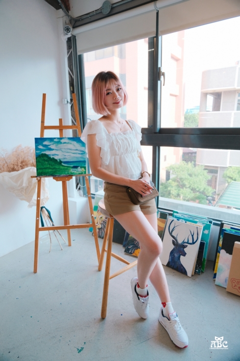 CMYK GALLERY|台中畫室|自助畫室|手作課|台中室內景點|IG打卡熱點
