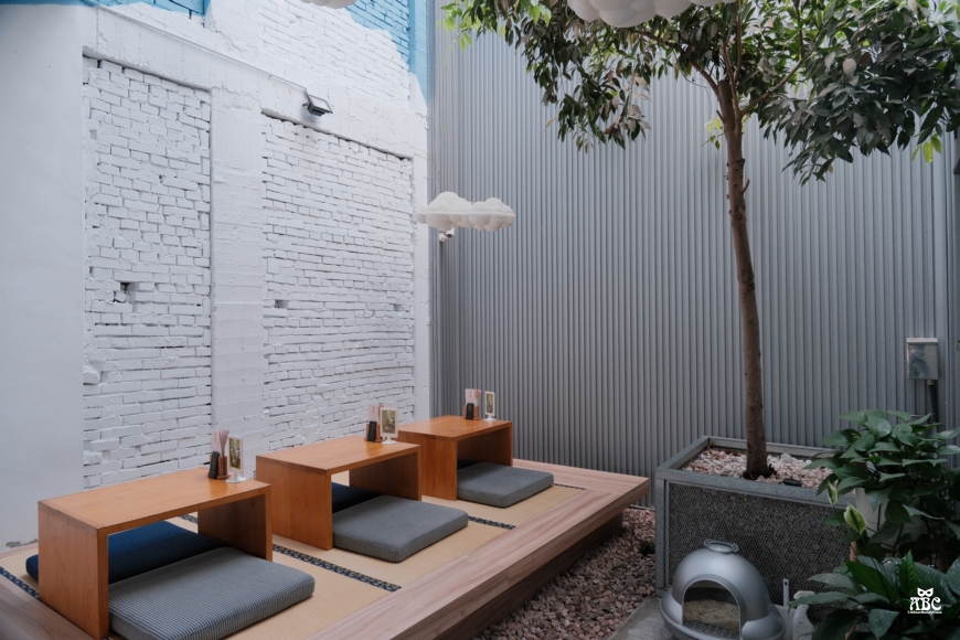 CMYK GALLERY|台中畫室|自助畫室|手作課|台中室內景點|IG打卡熱點
