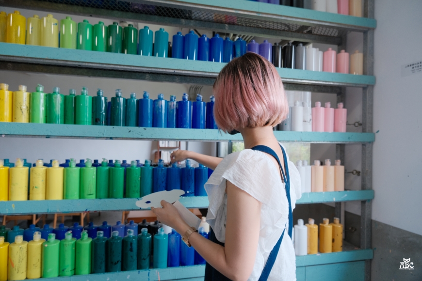 CMYK GALLERY|台中畫室|自助畫室|手作課|台中室內景點|IG打卡熱點
