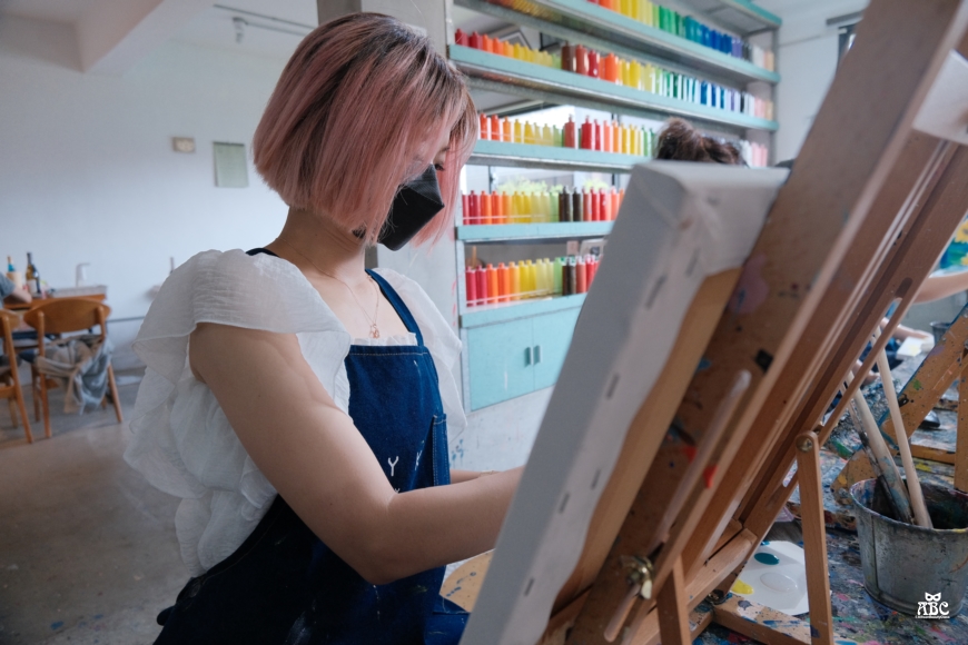 CMYK GALLERY|台中畫室|自助畫室|手作課|台中室內景點|IG打卡熱點
