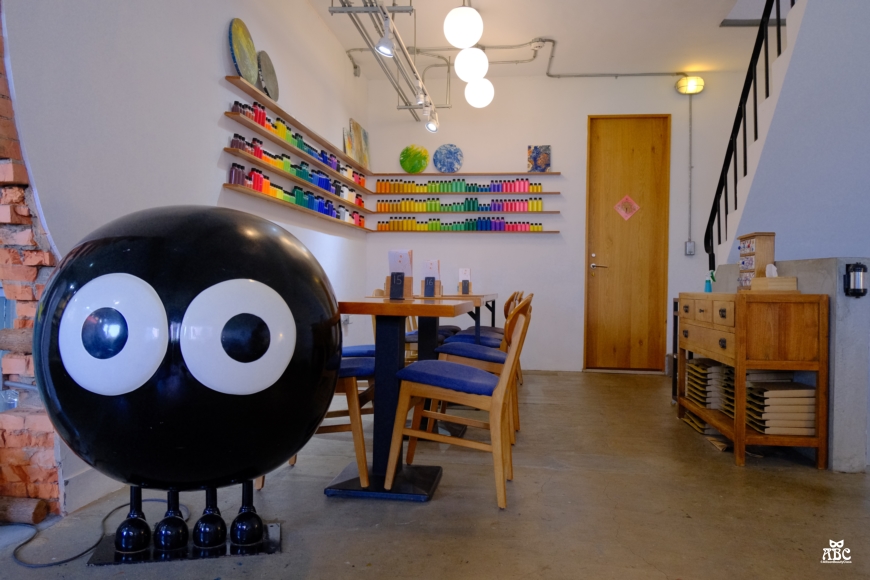 CMYK GALLERY|台中畫室|自助畫室|手作課|台中室內景點|IG打卡熱點
