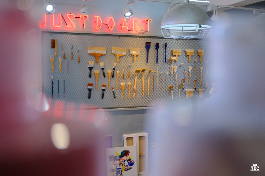 CMYK GALLERY|台中畫室|自助畫室|手作課|台中室內景點|IG打卡熱點
