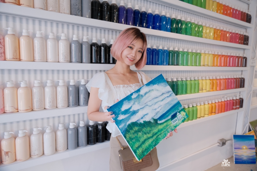 CMYK GALLERY|台中畫室|自助畫室|手作課|台中室內景點|IG打卡熱點
