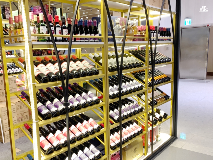 大江國際購物中心|桃園青埔一日遊親子景點|折扣優惠|室內網美景點|桃園美食餐廳