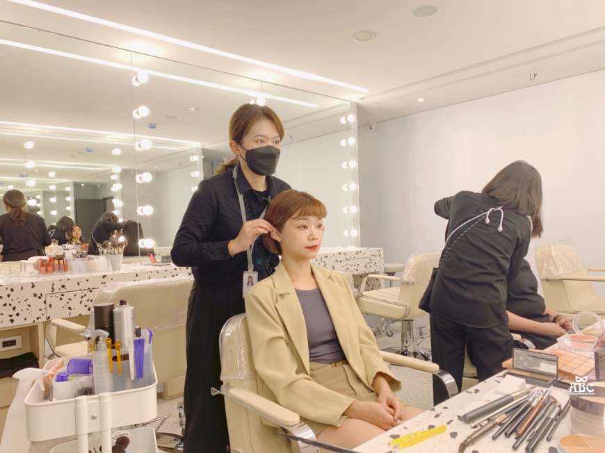 春山相館台北形象店|證件照專門店含妝髮服務最快當日取件|韓式證件照|台北證件照|照相館|形象照