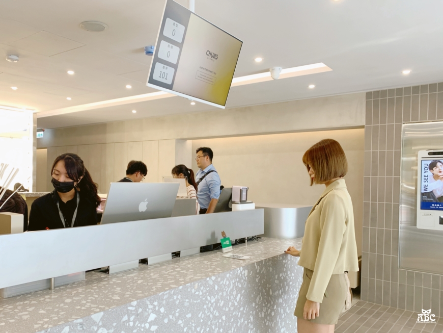 春山相館台北形象店|證件照專門店含妝髮服務最快當日取件|韓式證件照|台北證件照|照相館|形象照