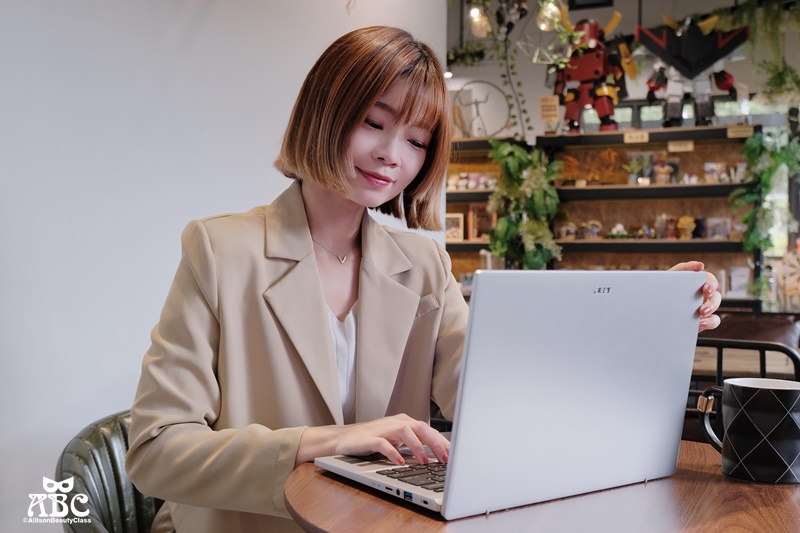 Acer宏碁Swift_Go_SFG14-71-575H_14吋OLED輕薄筆電|開箱|長時間外出使用筆電推薦