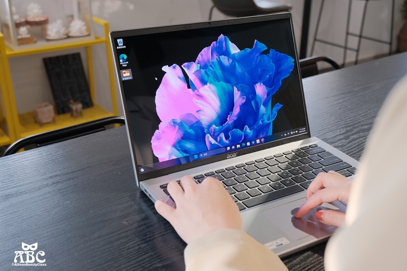 Acer宏碁Swift_Go_SFG14-71-575H_14吋OLED輕薄筆電|開箱|長時間外出使用筆電推薦