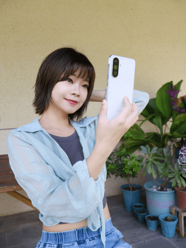 SamsungGalaxyA565G開箱|三星手機開箱實拍|AI修圖自動剪輯|去背|手機P圖|手機自拍VLOG
