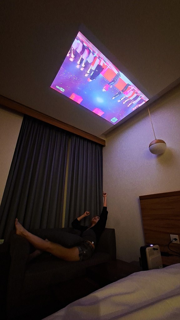 EPSON投影機EF61自由視移動劇院開箱|EPSON評價